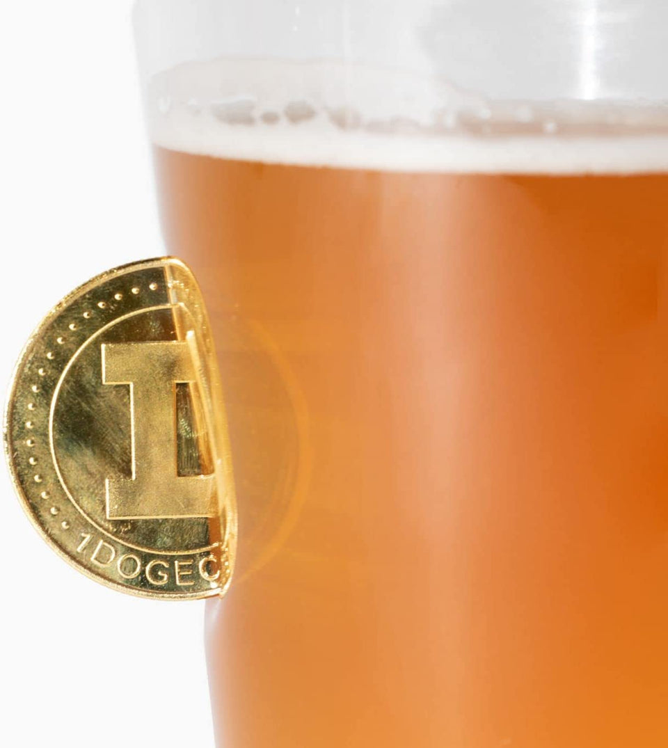 Pint Glass w/ Real Dogecoin - by JEM GLASS - Dogecoin gifts for men and women, unique and funny beer gifts for men, uncle, boss, son, father in law, dad, mom, boyfriend, and science enthusiast - Gemsho Glass